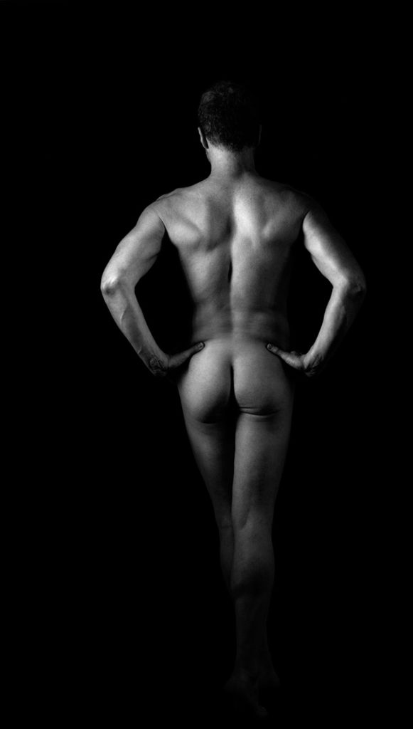 hen party model and tutor offering activity and fun with life drawing classes all over the south of England